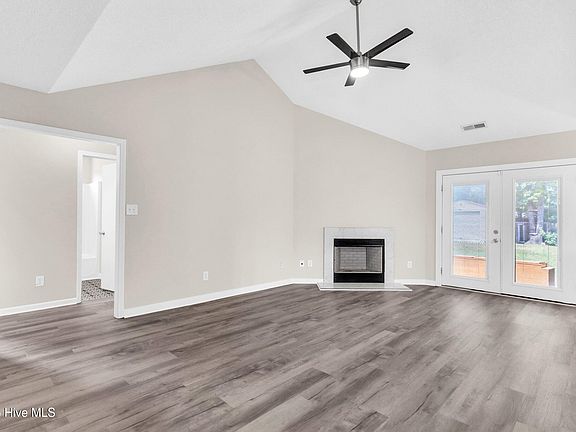4th image of 203 Essex Court
