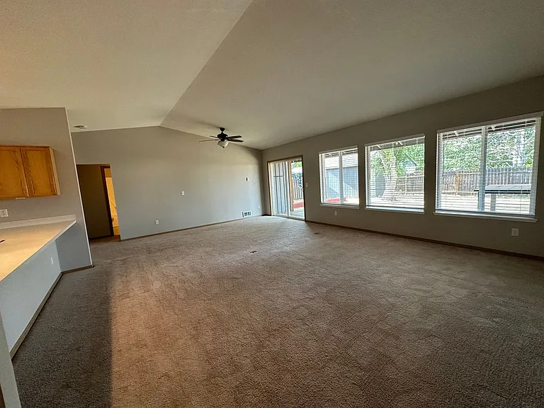 2217 SW Lava Ct — Photo 7