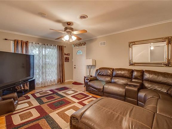 4th image of 227 Leslie Ln