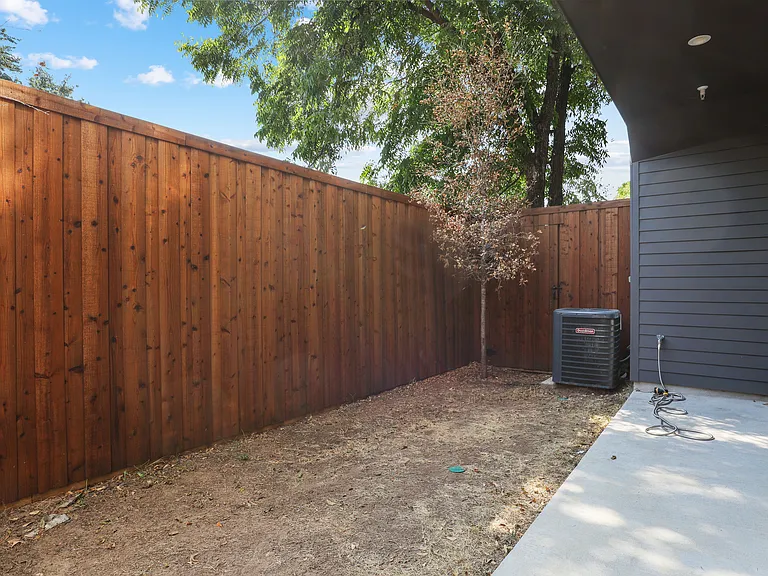 2139 Mail Ave #102 — Photo 28