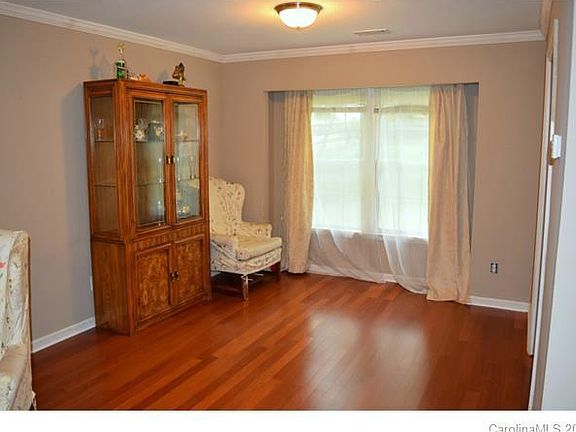 4th image of 2322 Torrington Ln