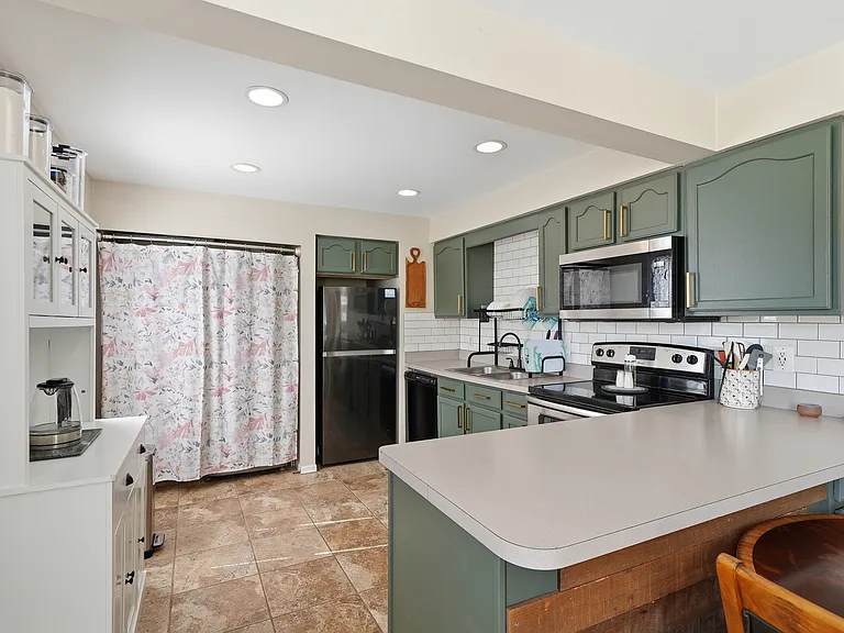 1105 Burgoyne Blvd — Photo 13