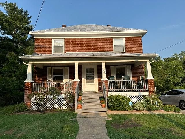 1st image of 1027 Forest Park Blvd NW