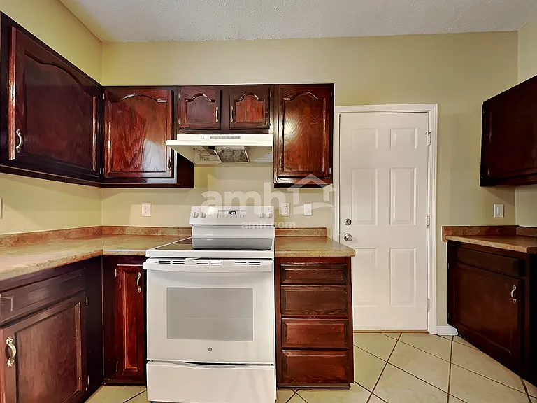 1472 Egret Ln — Photo 3