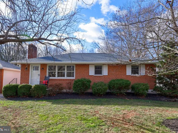 2061 Mapledale Rd, Elizabethtown, PA 17022