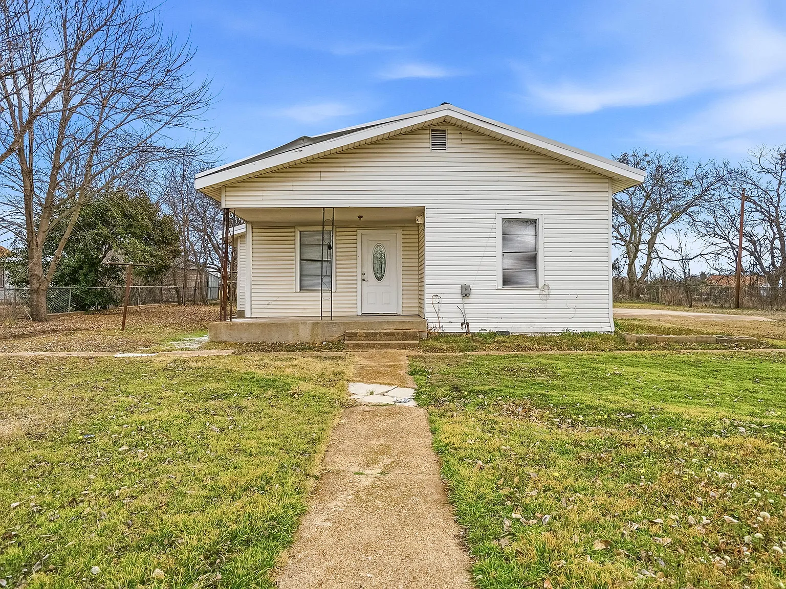 1412 Chase Ave, Cleburne, TX 76031 - 1 — Photo 1