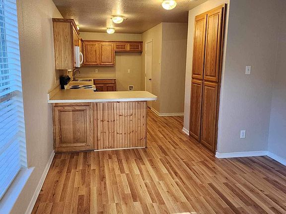 5th image of 225 Morene Ave