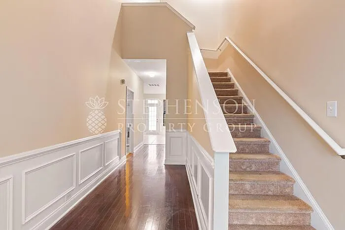 405 Abbeydale Way — Photo 7