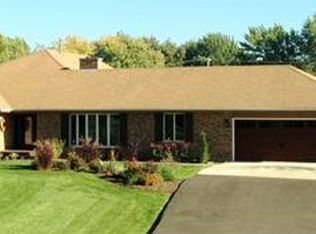 7N089 Fox Bend Dr, St Charles, IL