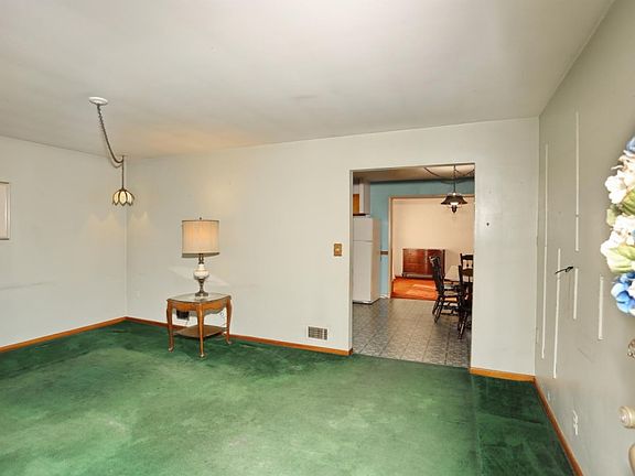 3rd image of 4 Park Ave