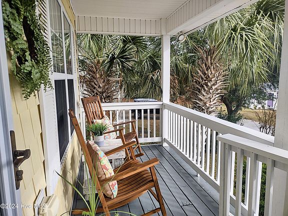 3rd image of 743 Grand Banks Drive