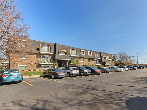 2nd image of 3852 S Parkway Dr APT 1A