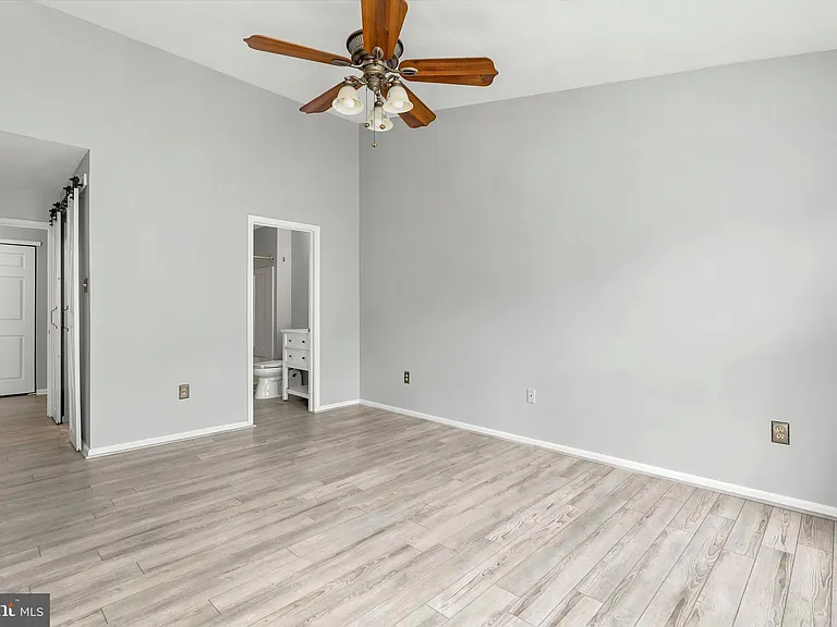 645 Muhlenberg Dr #407 — Photo 23