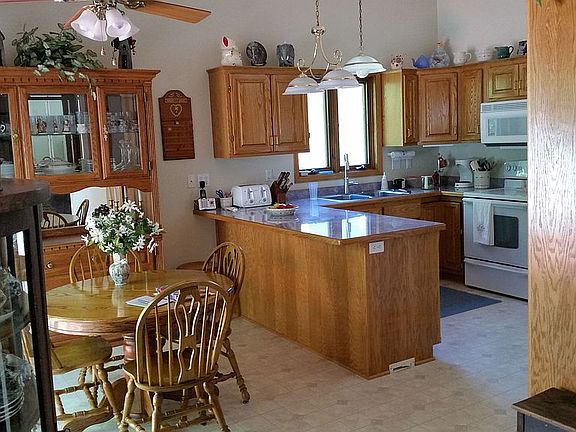 4th image of 11250 Lake Pointe Dr