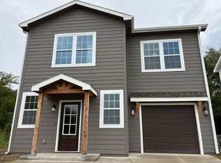 816 14th St, Wamego, KS 66547