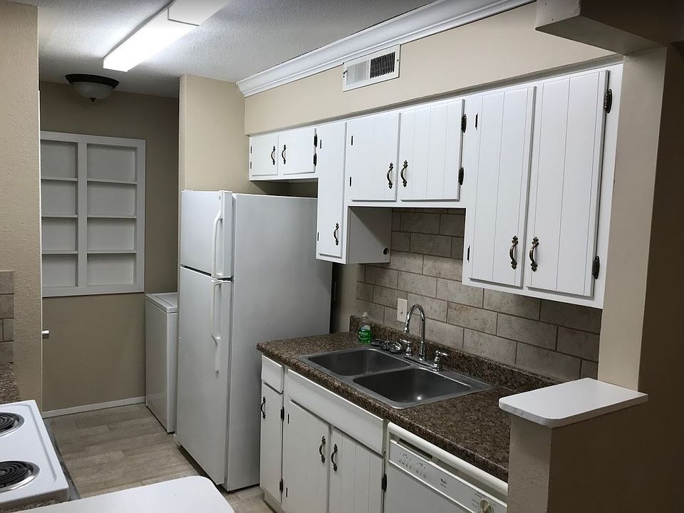 1st image of 5665 Birchmont Dr APT C