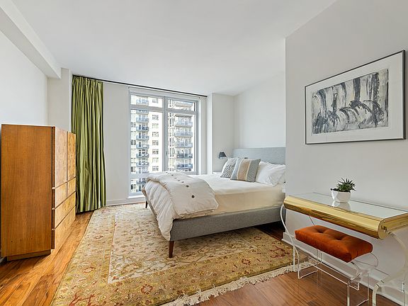 5th image of 2 Northside Piers APT 24N