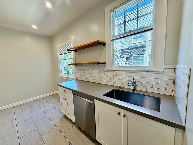 1842 Jefferson St #206 — Photo 5