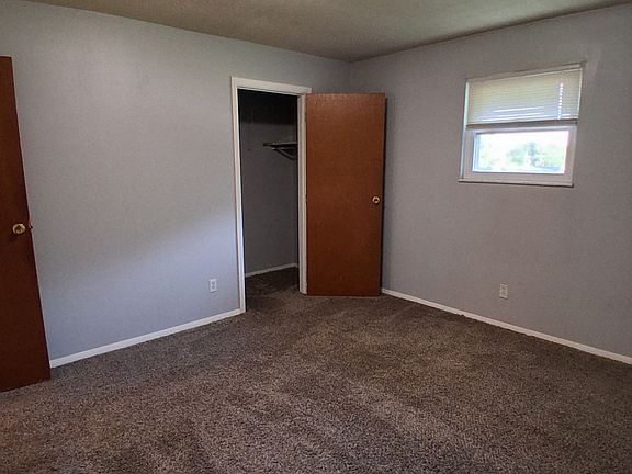 5th image of 7624 Rosewood Dr APT E