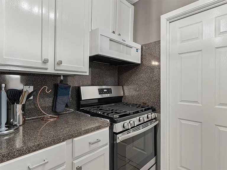 1182 Angelina St — Photo 11