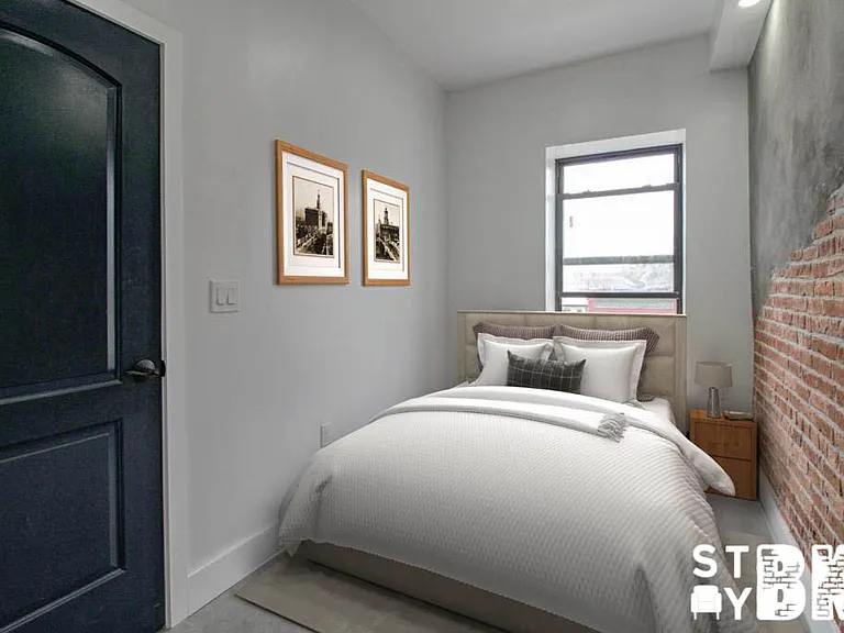 509 Van Buren St #4R — Photo 5