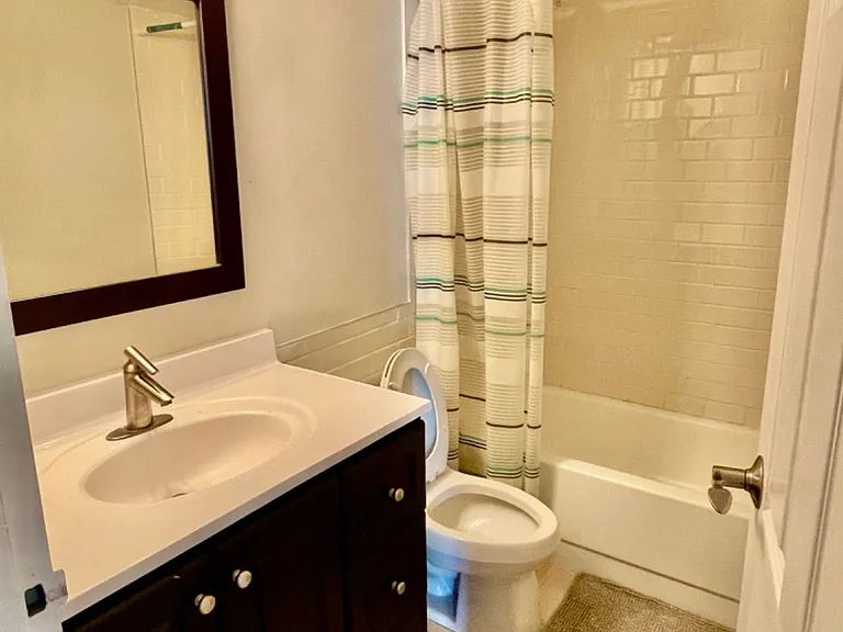 25 Grenville St #1002 — Photo 9