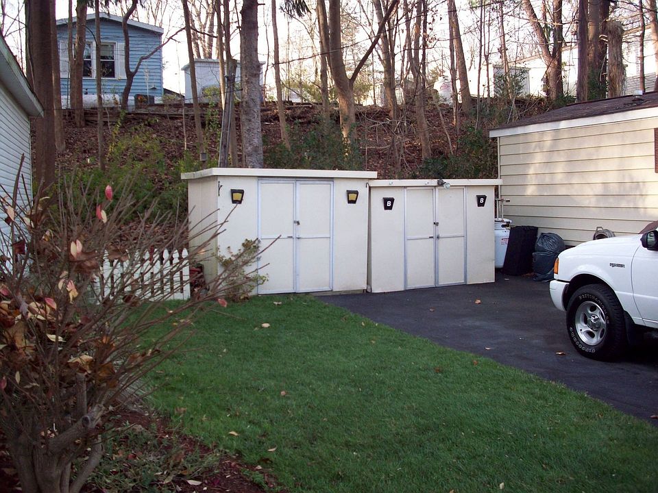 1st image of 112 Silver Maples Dr