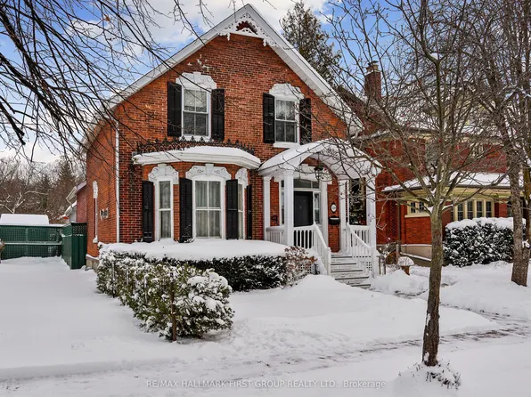 320 College St, Cobourg, ON K9A 3V4