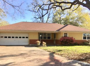 240 Mockingbird Ln, Port Arthur, TX 77642