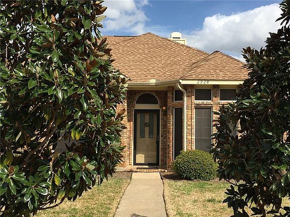 3rd image of 2928 Panorama Dr