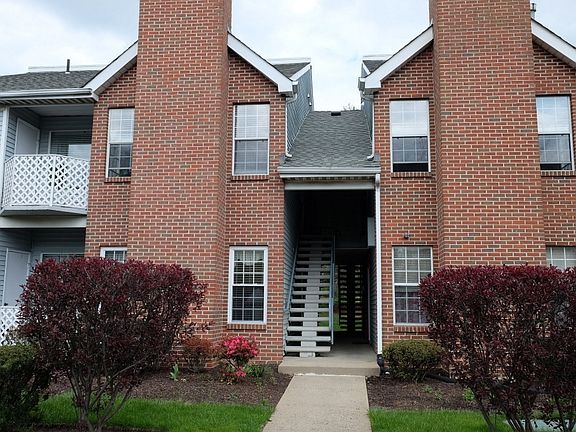 4th image of 807 Diamond Dr