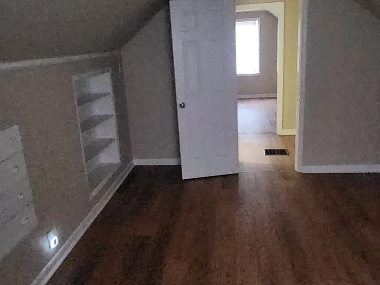 469 Locust Ave — Photo 6