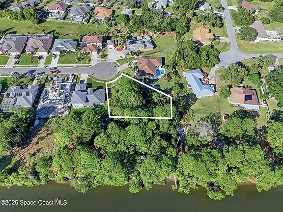 4th image of 111 Edgewater Way