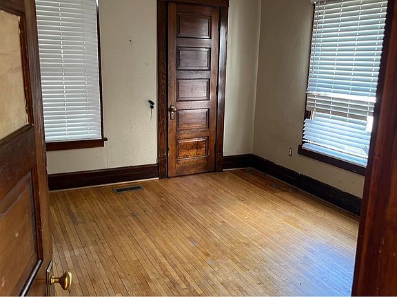 3rd image of 714 McKinley St APT 3