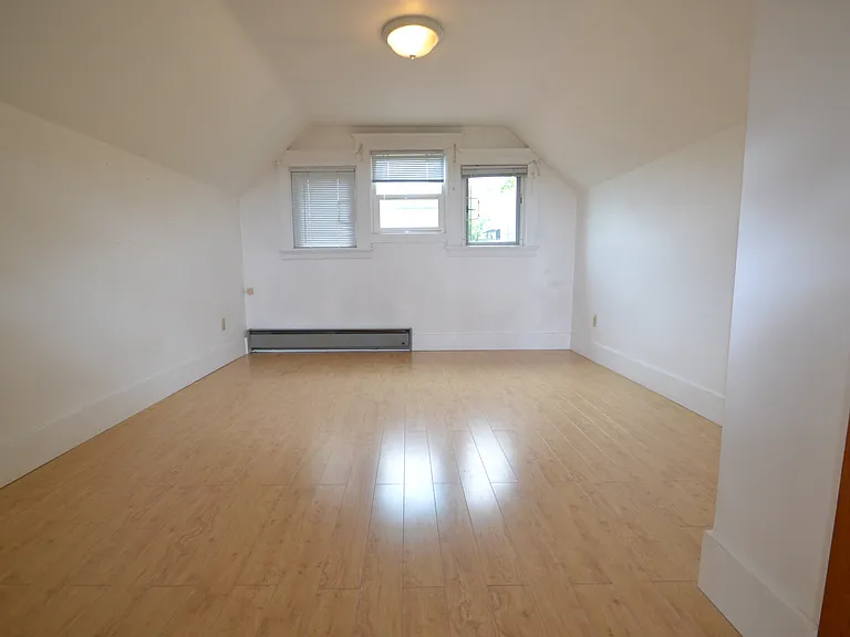 2412 E Prospect St — Photo 11