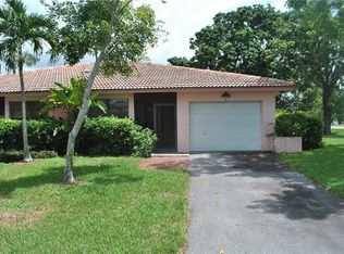 11001 Glenwood Dr, Coral Springs, FL 33065
