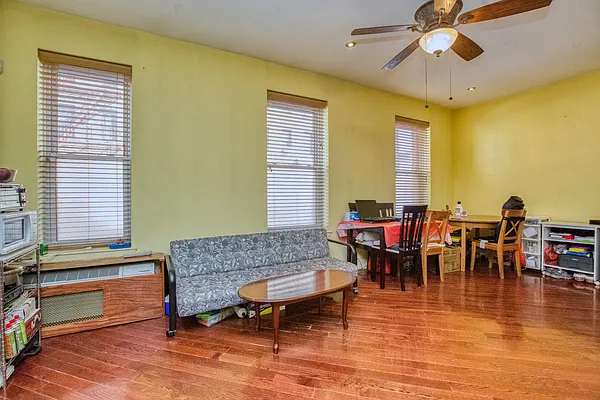 Sold by Remax Edge | media 3