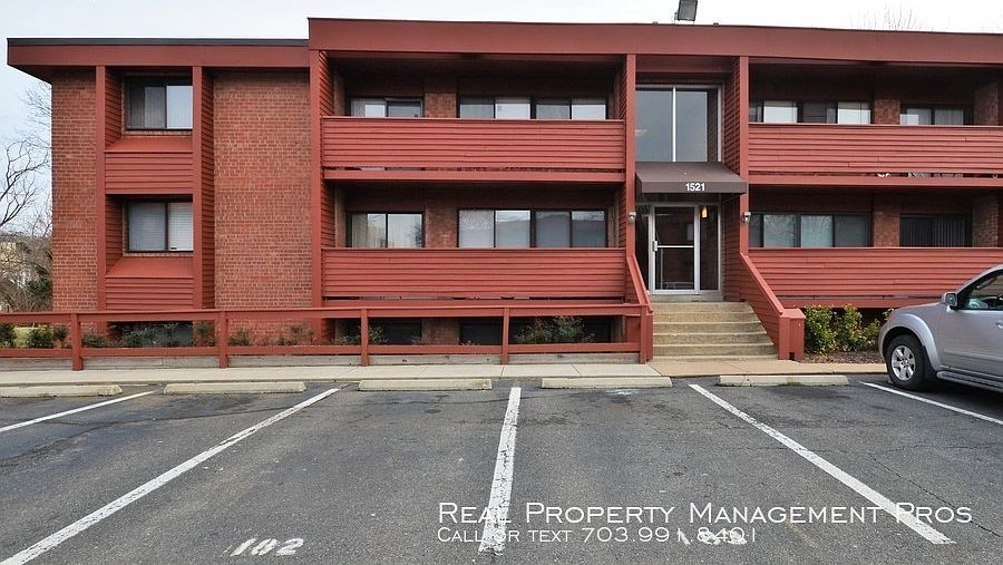 1st image of 1521 S George Mason Dr APT 13