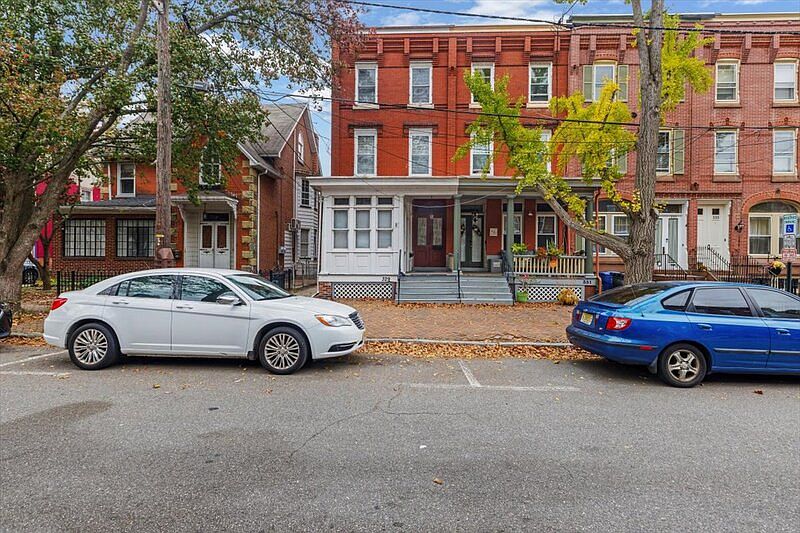 1st image of 329 E Union St #3