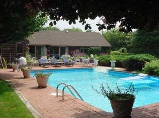 294 Town Line Rd, Sagaponack, NY 11962