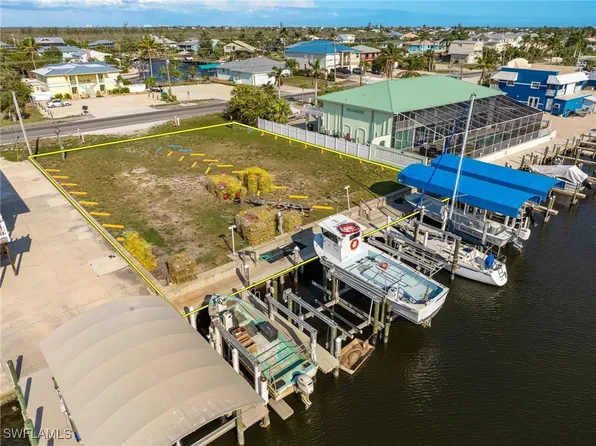 3227 Stringfellow Rd, Saint James City, FL 33956