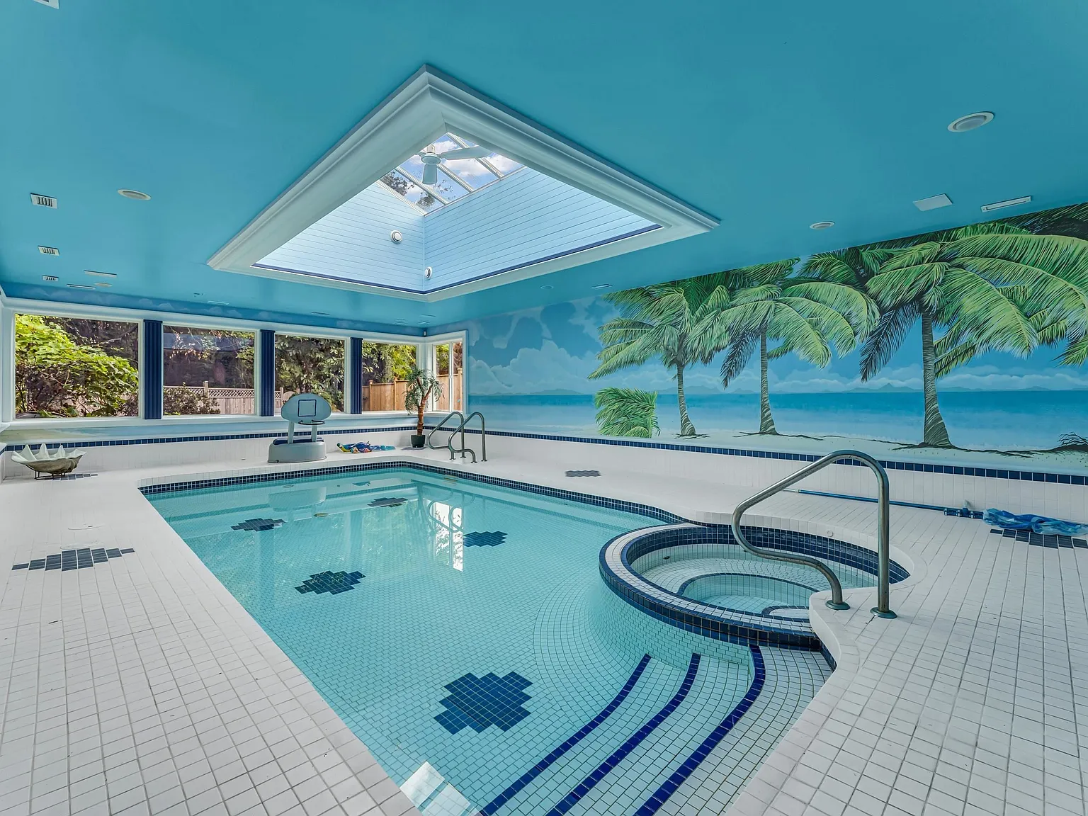 8 bed, 8324 sqft, $7,500 — Photo 1