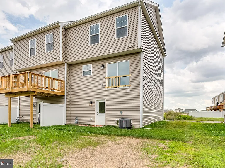 85 Moses Dr — Photo 6