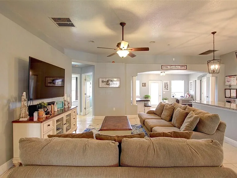 125 Palm Cir — Photo 6
