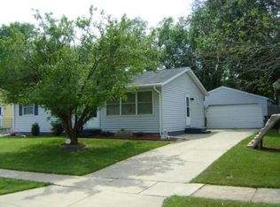 1638 Elaine Dr NW, Cedar Rapids, IA 52405