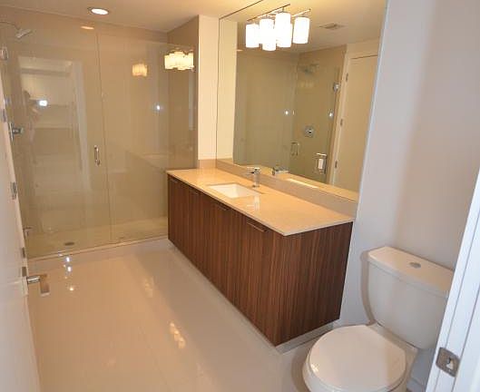3rd image of 5300 Paseo Dr #805