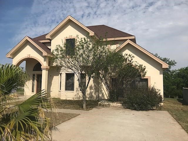 2nd image of 1225 Lazar Dr