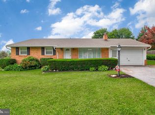 830 Henry Ln, York, PA 17402