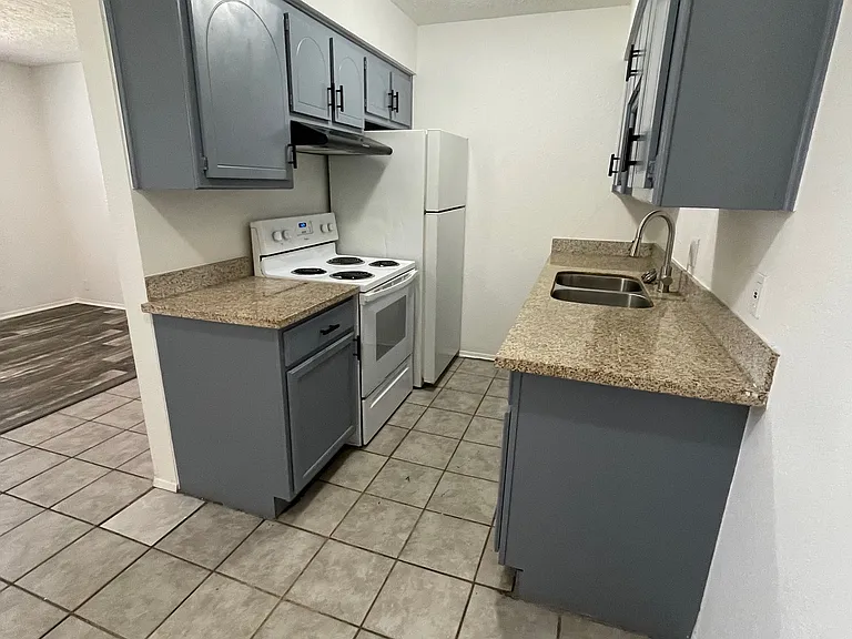 Mirador Apartments — Photo 13