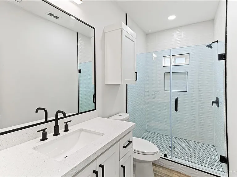 1300 Rosewood Ln #2 — Photo 10